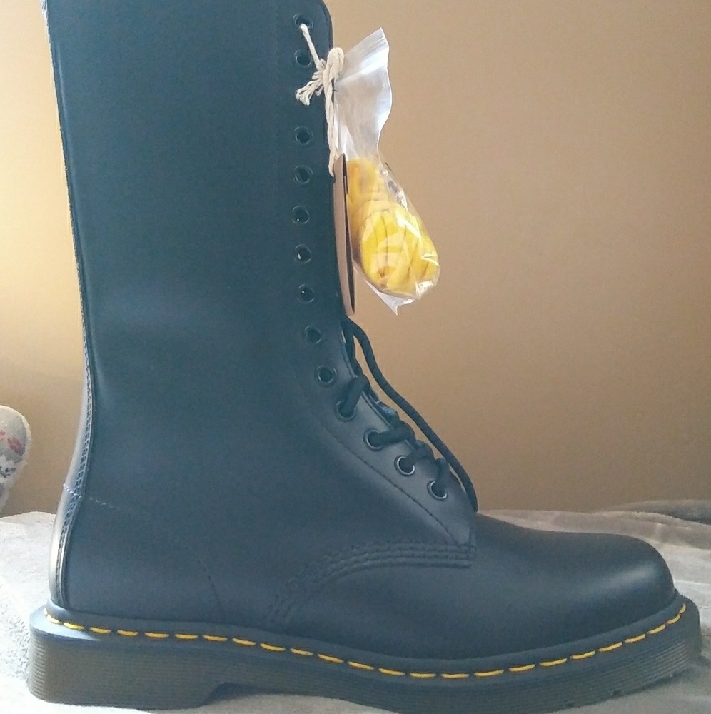 COPY - Dr martens 1914 smooth size 8